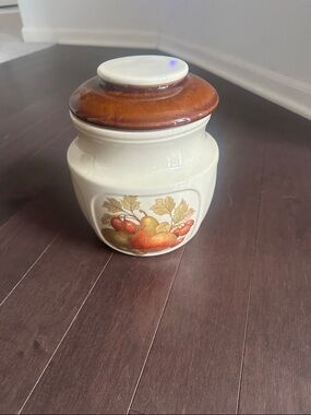 Ceramic Fruit Canister with Brown Lid